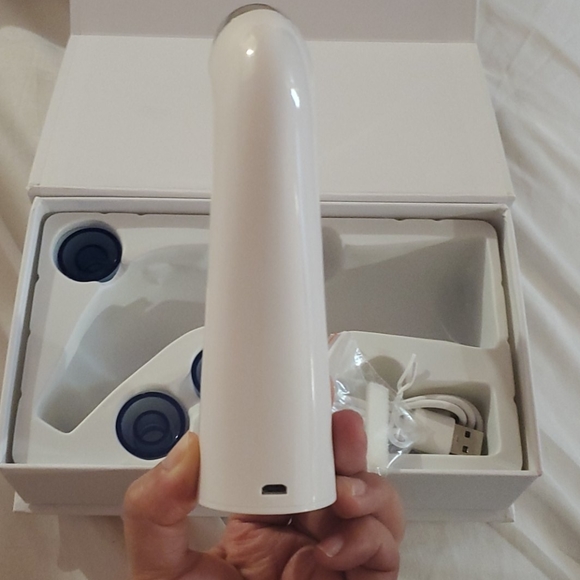 New Electric Blackhead Remover Face Cleaner - Picture 11 of 12